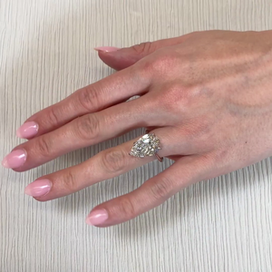 Bague de fiançailles solitaire pour femme avec diamant de laboratoire de 7,00 carats, forme poire, certification IGI D-E-F VVSVS - Product Image 4