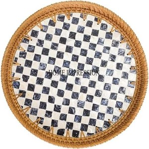 Bandeja de servicio de ratán de forma ovalada con acabado esmaltado de diseñador de bloques blancos y negros de fantasía moderna de aspecto atractivo de proveedor indio - Product Image 3