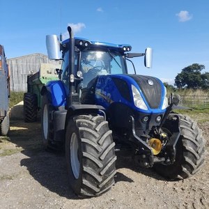 Tractor New Holland en Buen Estado - Perfecto para. - Product Image 2