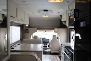 Remolque T-H-O-R M-O-T-O-R F-R-E-E-D-O-M ELITE 22HE de alto rendimiento, modelo 2022, en buen estado, listo para la venta. - Product Image 6