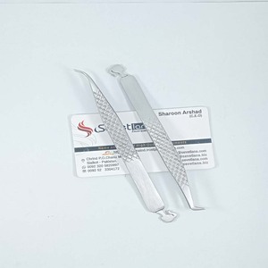 Pince à épiler d'extension de cils en acier inoxydable finition satinée personnalisée pointe de volume pointue avec poignée mignonne pour l'application des cils - Product Image 4
