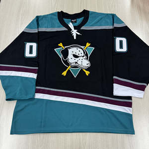 Camiseta de Baloncesto Personalizada de Secado Rápido, Transpirable y Absorbente de Humedad, con Botones, Unisex, para Adultos, 100% Poliéster - Product Image 3