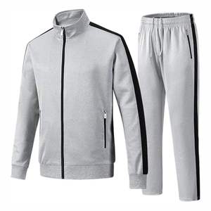 Survêtement moderne en coton de coupe régulière pour hommes, tissu doux extensible pour l'entraînement, la gym ou la course à pied - Product Image 1