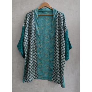 Kimono de Salón de Talla Grande, Transpirable, Estilo Boho, de Seda con Estampado Floral, Cuello en V, Patchwork, Hecho a Mano en India, Largo hasta la Rodilla - Product Image 1
