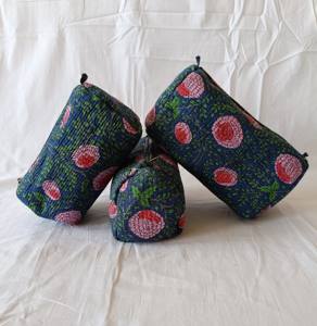 Sacs à cosmétiques en coton matelassé pour femmes de haute qualité, imprimés à la main avec fermeture éclair durable, capacité moyenne, écologiques - Product Image 2