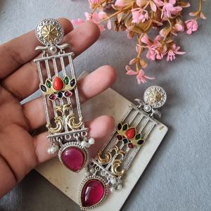 Pendientes largos de diseñador Piedras de circón brillantes con perla para boda Compromiso Fiesta Desgaste Accesorio de moda principalmente - Product Image 5