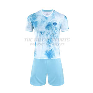 Tenue de football d'été confortable pour l'entraînement quotidien avec tissu extensible anti-transpiration, uniforme sportif d'équipe personnalisable - Product Image 1