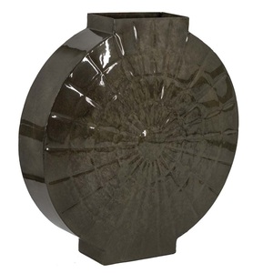 Florero de metal de hierro hecho a mano más vendido con detalles intrincados estilo elegante para decoración del hogar y propósito de regalo - Product Image 2