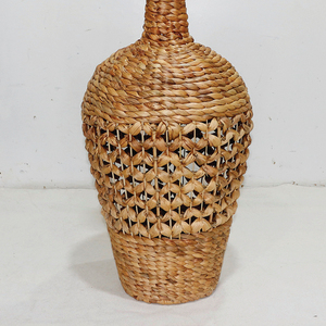 Jarrón Decorativo Alto de Jacinto de Agua Tejido Rústico de Artex Dong Thap con Patrón Único para Decoración de Regalos - Product Image 4