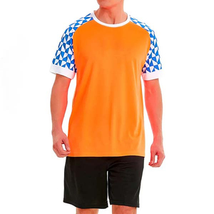Short à manches courtes au design personnalisé en gros Nouveau style d'uniforme de football pour l'entraînement Ensemble de maillots de football - Product Image 6