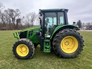 Tractor Agrícola John Deere 6120M Usado de Alta Calidad con Motor, Bomba de Engranajes, Caja de Cambios y Componentes de Rodamientos Esenciales - Product Image 2