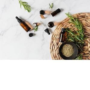 Extracto de hierbas de aceite esencial de Romero cultivado silvestre empaquetado en botellas latas tambores directamente de la India - Product Image 3