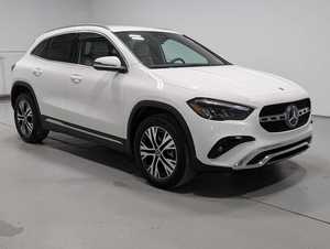 Mercedes-Benz GLA 250 AWD 4-MATIC SUV 2025, motor híbrido ligero turbo de 4 cilindros en línea y 2.0L que produce 221 caballos de fuerza - Product Image 4