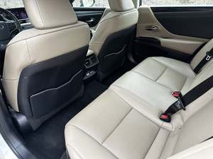 MÁS VENDIDO EN 2019: LE-X-US E-S 350 FWD, TRANSMISIÓN AUTOMÁTICA, MOTOR V6, ASIENTOS DE CUERO - Product Image 4