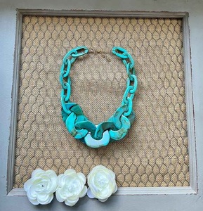 สร้อยคอเรซิ่น เครื่องประดับที่โดดเด่นและสะดุดตาสำหรับผู้แสวงหาแฟชั่นสมัยใหม่ คุณภาพสูง - Product Image 2