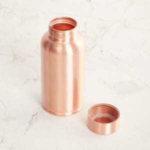 Botella de agua de cobre de 500ml sin BPA hecha a mano con detalles y diseño ligero para una hidratación libre de toxinas para uso en viajes - Product Image 3