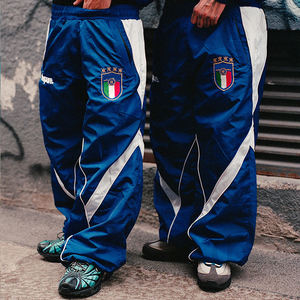 ชุดแทรคสูทผ้าไนลอนแบบแพทช์เวิร์คสำหรับผู้ชาย ปักโลโก้ แจ็คเก็ตมีฮู้ด กางเกงขายาวทรงสแต็ค ชุดเซ็ต 2 ชิ้น สไตล์สตรีทแวร์ - Product Image 2