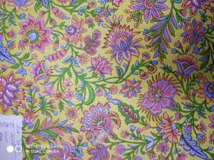 Tissus en soie imprimés sur mesure avec des écrans en textile de soie entièrement imprimés à la main pour les créateurs d'écharpe - Product Image 5