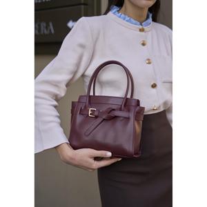 Mini sac portable en similicuir avec détail bouton, bandoulière et sangle d'épaule, petite capacité - Product Image 1