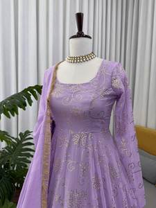 Terlihat terbaik warna desain yang indah Faux berat kain Georgette 3/4 pola lengan panjang lantai gaun Maxi dengan Dupatta Set - Product Image 4