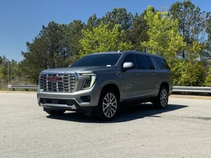 GM_C Yukon XL Denali 2025 d'occasion en excellent état - Product Image 2