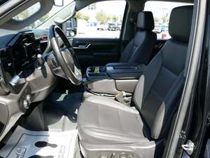 Chevrolet Silverado 3500HD LT 2024 USADO, Cabina Doble, Tracción en las Cuatro Ruedas, Volante a la Izquierda, Diésel, Automático, Interior Oscuro, Asientos de Cuero, Control de Crucero Adaptativo, R19 - Product Image 5