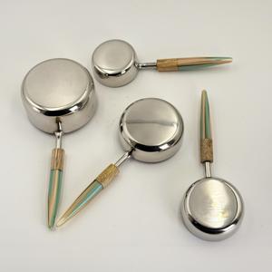 Juego de 4 Tazas y Cucharas Medidoras de Acero Inoxidable Besafe Kitchen con Mango de Resina para Ingredientes Secos y Líquidos - Product Image 5