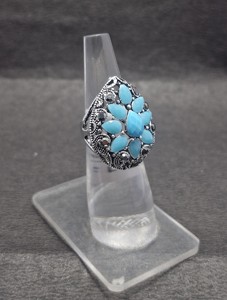 100% แบรนด์ใหม่แหวนพลอยเทอร์ควอยซ์สำหรับผู้หญิงดีไซน์รูปหยดน้ำตาที่สง่างามฝังกรงเล็บเงินสเตอร์ลิงเครื่องประดับที่สร้างขึ้นในห้องปฏิบัติการ - Product Image 2