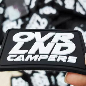 Étiquettes en tissu souple personnalisées en usine, logos 3D en caoutchouc, silicone, PVC, thermocollantes, patchs pour vêtements, chapeaux, équipement de plein air - Product Image 5