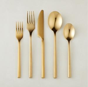 Ensemble de couverts en métal de bonne qualité avec poignée carrée pour la vaisselle de table de fête de mariage ensemble de couverts dorés de 5 pièces - Product Image 5