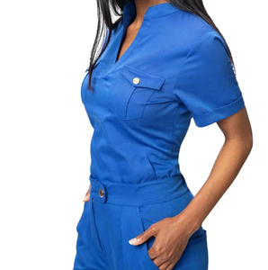 Ensembles d'uniformes de gommage médical personnalisés en gros OEM Soins infirmiers hospitaliers haut de gamme à manches courtes avec col montant pour le personnel et les patients - Product Image 1