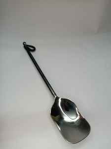 โต๊ะทำอาหารรสเลิศที่ทำจากเหล็กสแตนเลสพร้อมกระจกและการตกแต่งสีดำ - Product Image 3