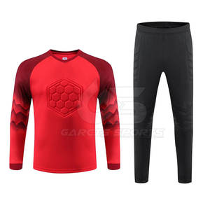Uniforme rembourré de gardien de but léger avec une conception de respirabilité améliorée Uniforme rembourré de gardien de but de football professionnel - Product Image 1