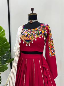 ชุดประจำชาติอินเดียงานกระจกจริงผ้าเรยอนแบบพิเศษทำจากผ้าไหมผ้าเรยอนและลูกไม้ถักโคดี้ด้วยทอง patta lehenga choli กับ dupatta - Product Image 4