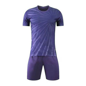 Uniforme de football léger, respirant et flexible à manches courtes pour hommes - Conçu pour l'entraînement quotidien, les matchs et les événements - Product Image 1