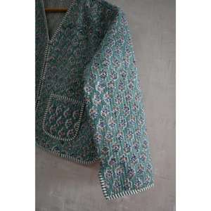 Veste matelassée en coton écologique réversible à motifs floraux imprimés à la main pour la vente en gros à l'exportation - Product Image 3