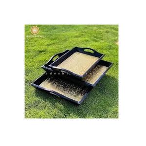 Bandeja de Servir de Madera Hecha a Mano de Diseño Moderno con Marco de Hierro Metálico Incorporado y Asas - Product Image 1