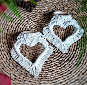 Servilletero de San Valentín-servilletero de macramé, Decoración de mesa boho, servilletero de corazón - Product Image 1