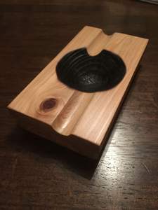 Nouvel arrivage de cendrier en résine époxy et bois de forme carrée au design moderne avec logo de couleur personnalisé portable pour l'intérieur et l'extérieur - Product Image 6