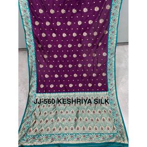 Sarees de Seda Kesariya Tradicionales de la Mejor Calidad, con Patrones Elegantes, Secado Rápido, Ideales para Fiestas, Texturas Ricas - Product Image 4