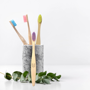 แปรงสีฟันไม้ไผ่สำหรับเด็ก (ชุด 4 ชิ้น) - Product Image 1