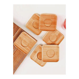 Ensemble de tasses à thé carrées en bambou moderne de 6 pièces avec un aspect bois naturel écologique, assiettes de service de 10x10 cm et design classique - Product Image 3