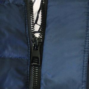 Veste matelassée pour homme, approvisionnement commercial, développée pour les acheteurs de détail à l'exportation, avec un rembourrage chaud et des performances hivernales constantes - Product Image 3