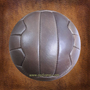 Pelotas de Cuero Genuino. Balones de fútbol vintage. Balones de fútbol de estilo antiguo. Balones de fútbol antiguos. Pelota retro. Balón de fútbol antiguo. - Product Image 3