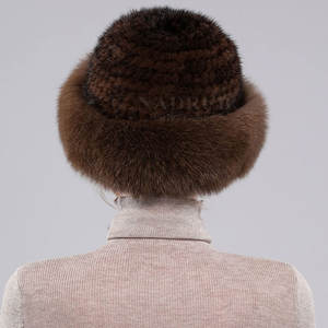 Bonnet en fausse fourrure doux au toucher Bonnet ultra-chaud avec extérieur en fourrure fabriqué au Pakistan - Product Image 6