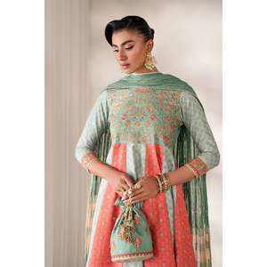 Haut en satin de soie brodé à manches trois-quarts SF-4141 pour le printemps/été - Product Image 4