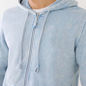 เสื้อฮู้ดดี้ผู้ชาย OEM สำหรับฤดูหนาว ผ้าเดนิมแบบต่อผ้า ซิปหน้า ปักโลโก้ตามสั่ง พิมพ์ลาย 100% ผ้าฝ้าย คุณภาพสูง ระบายอากาศได้ดี - Product Image 4