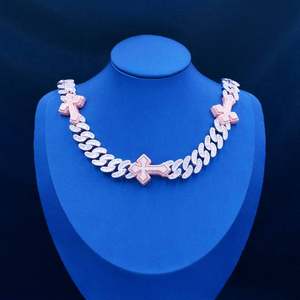 Cadena Cubana Miami de Oro 14K Personalizada con Cierre Cruzado de Moissanita VVS Baguette de 15mm, 35.67ctw, Joyería Unisex - Product Image 2