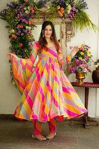 Nouveau costume Anarkali appartenant à une véritable collection d'été de modélisation costume Anarkali dans un nouveau style fantaisie au prix de gros meilleure qualité - Product Image 2