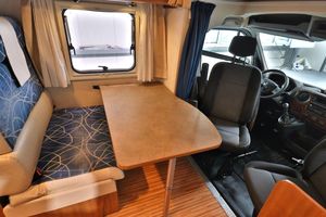 BARATO USADO ALCOVE Autocaravana de lujo Camper 2013 XGO Dynamic 28 Blanco 4-6 Personas Euro 5 Emisión - Product Image 5